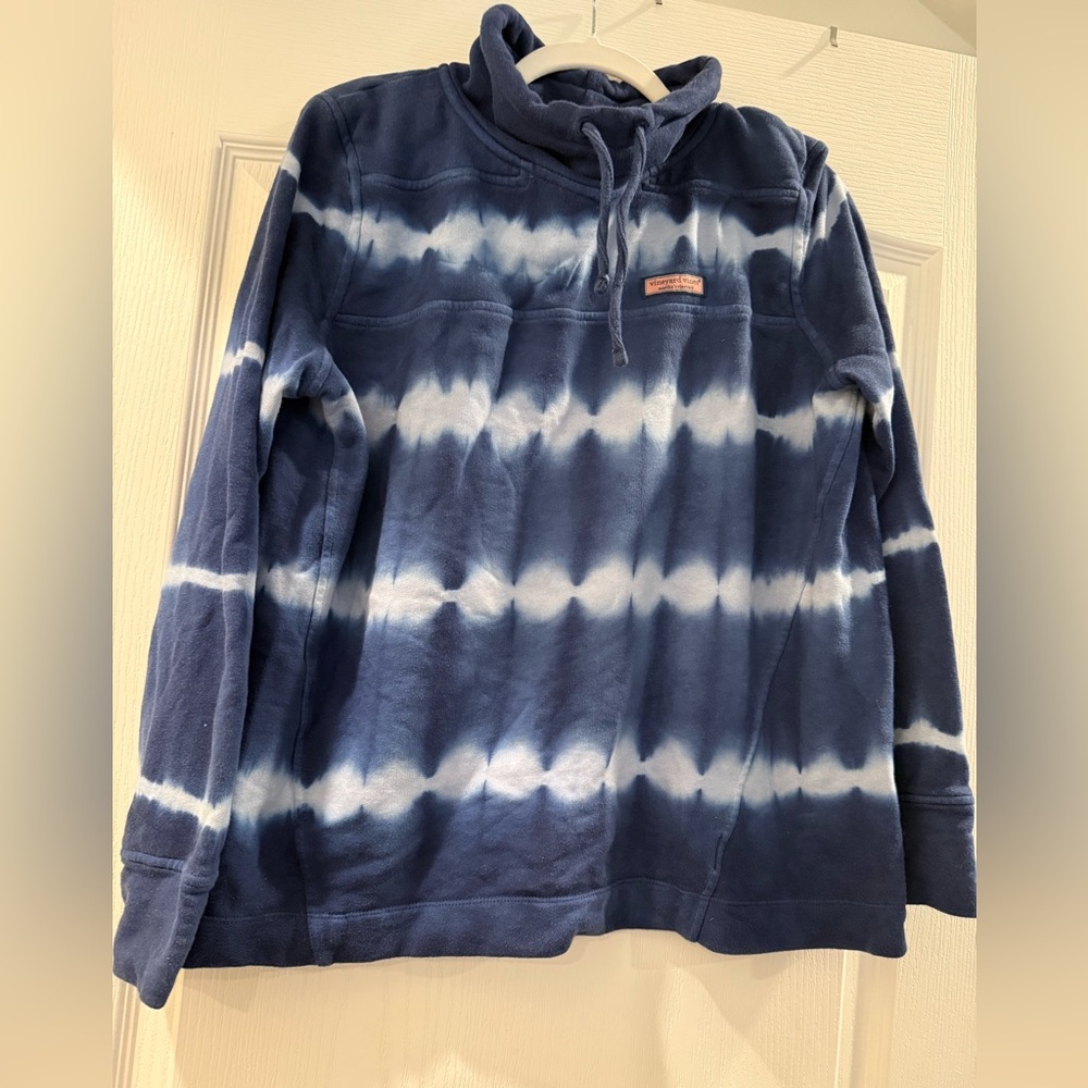 Vineyard vines hoodie